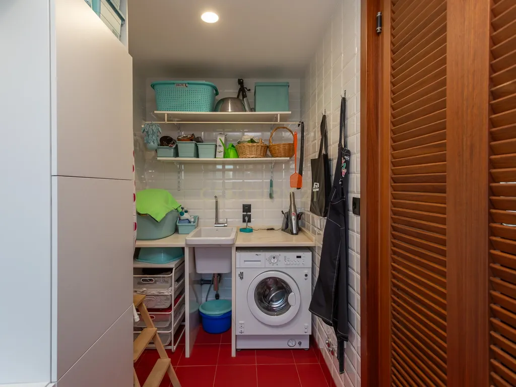 Moradia Isolada em Sarilhos Grandes com Vista para o Rio e Jardim Privado - Image 38